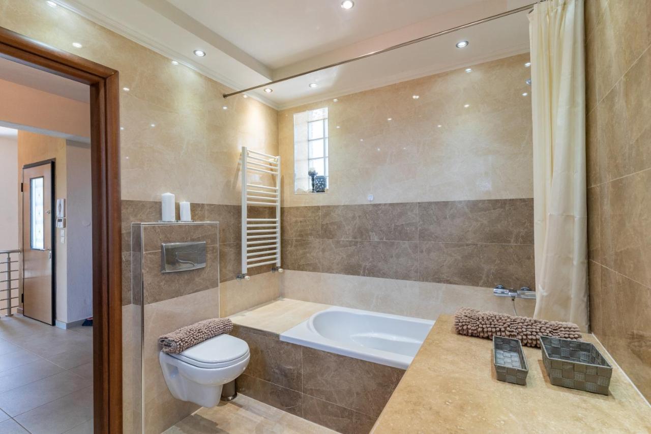 Sani Breeze By Halu! Villa